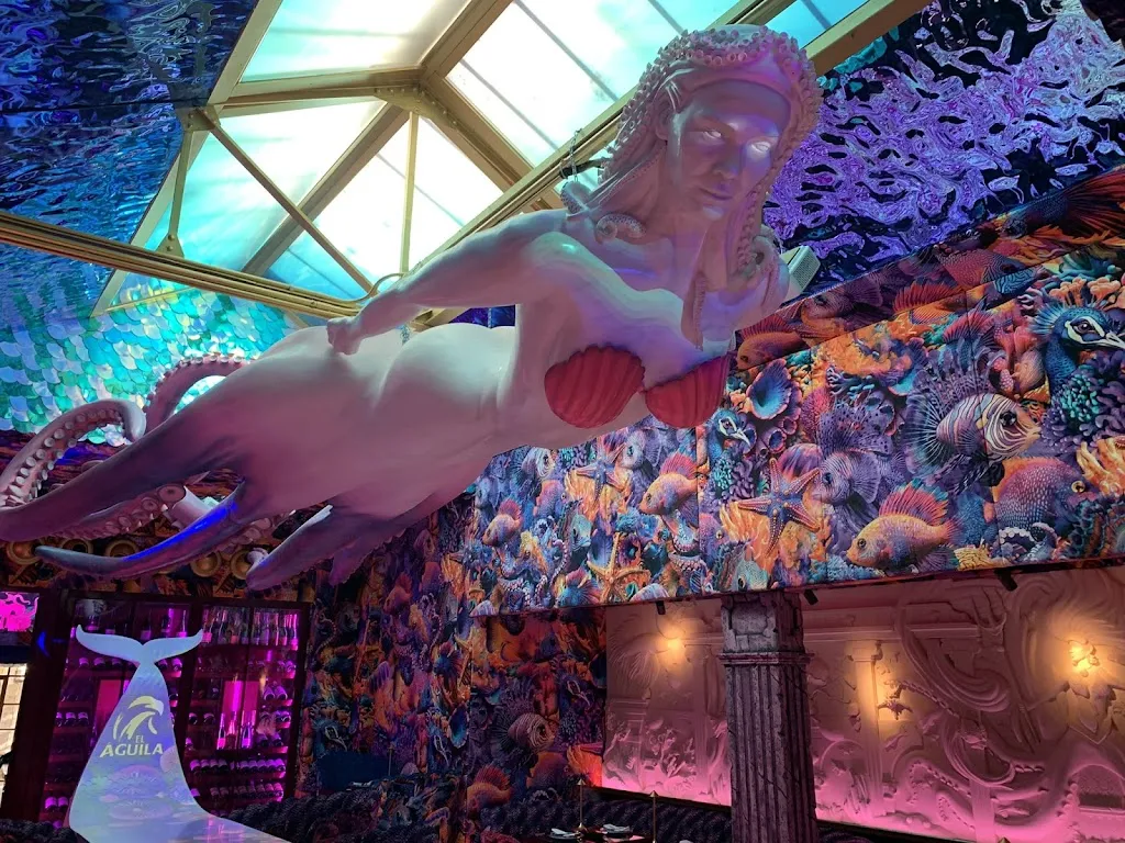 Bruce Taylor_Restaurante Bestial by Rosi la Loca_Baña A_review