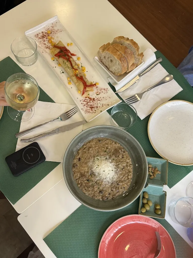 Anna Zakharova_Càlid Cafè_Figueres_review