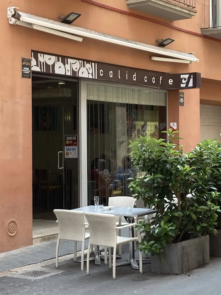 Càlid Cafè restaurant in Figueres