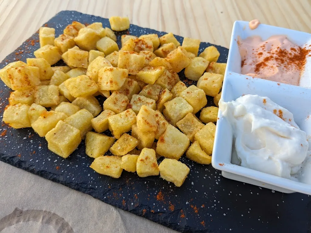 Alfred Monterie_Fleca Cafeteria BdePAS i Xurreria Helena_Llambilles_review