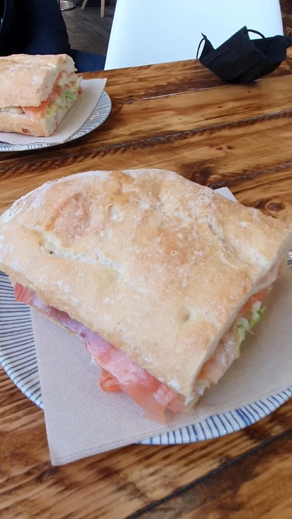 Fleca Cafeteria BdePAS i Xurreria Helena_Llambilles_slider_image_2