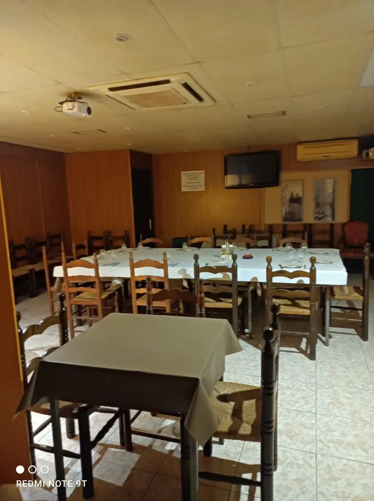 L'Hostal de Llambilles - Lloguer de sales restaurant in Llambilles
