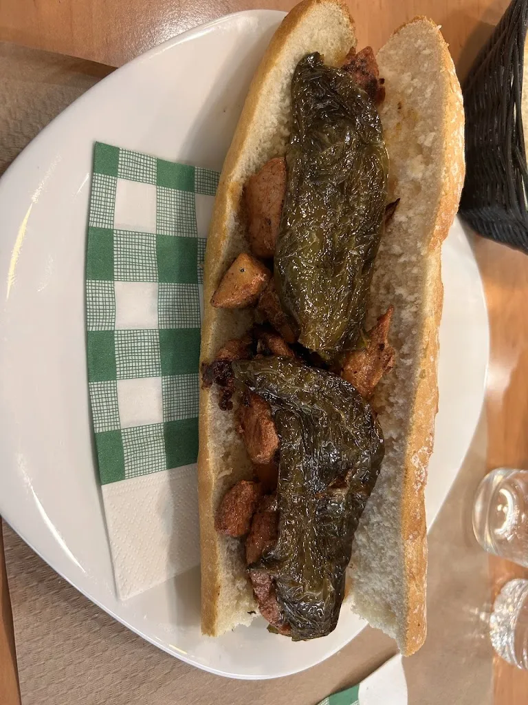 Ricardo de Lara Cerdà_La terrassa d'Hostalric_Hostalric_review