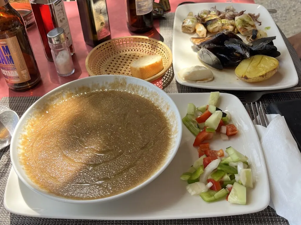 Ellie Crowe_Bar Esplèndid_Hostalric_review