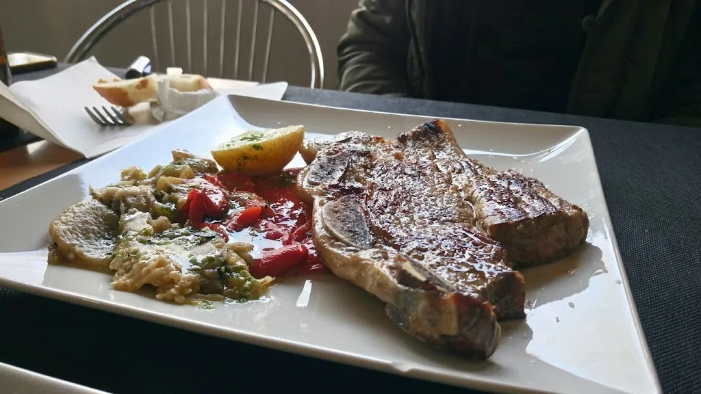 Cerveseria Braseria Avenida_Hostalric_slider_image_2