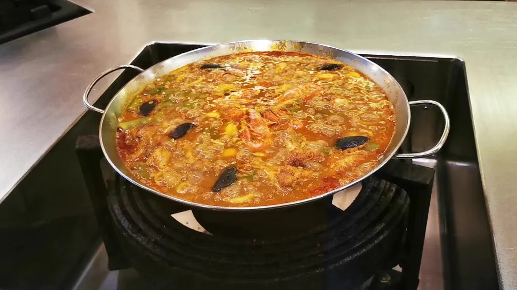 Gustos Bcn La Jonquera - Paellas y tapas - Gustos Barcelona_Jonquera La_slider_image_2