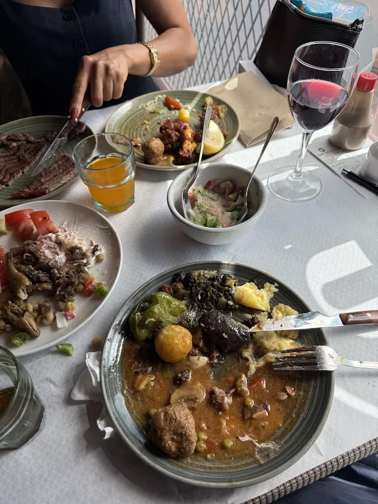 Josh Hof_Gran Buffet Libre _Jonquera La_review