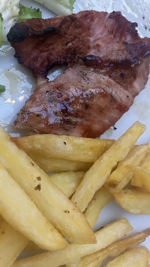 Marta Bau_Ca la Nuri_Jonquera La_review