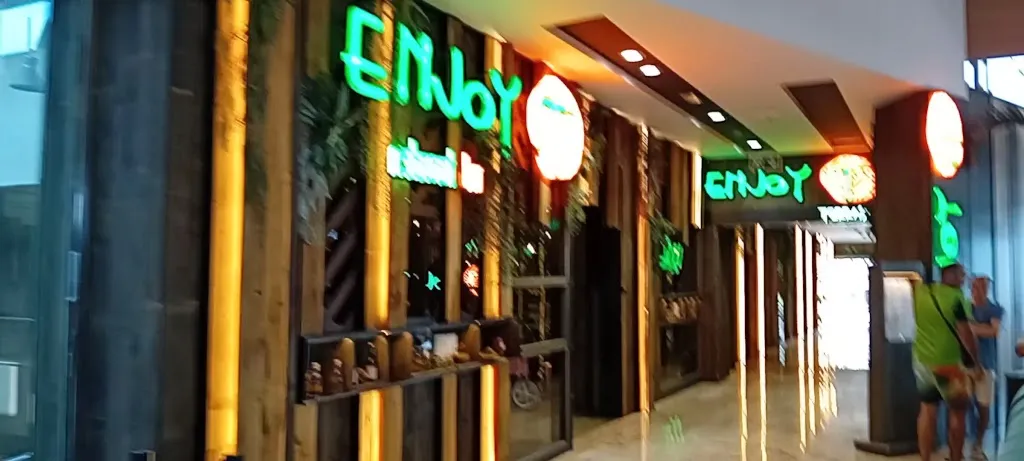 Davide Z_Enjoy It, La Jonquera_Jonquera La_review