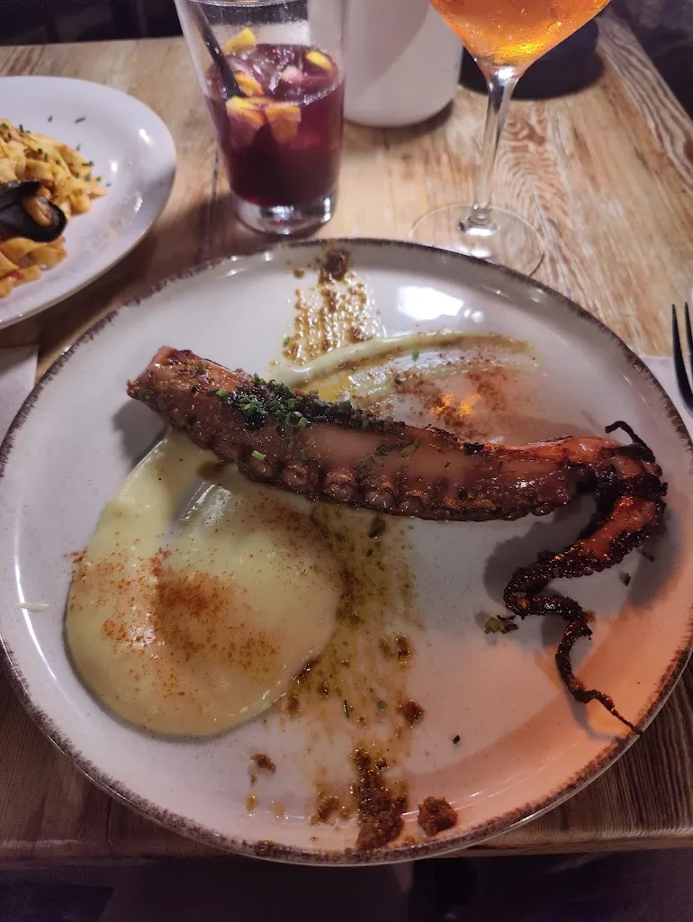 Charlotte Sterckx_Restaurant El Canigó de l'Escala_Escala L_review