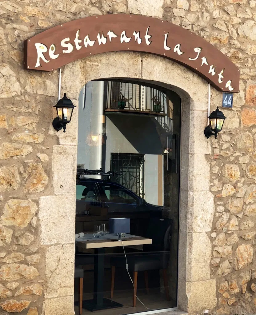 La Gruta restaurant in Escala L