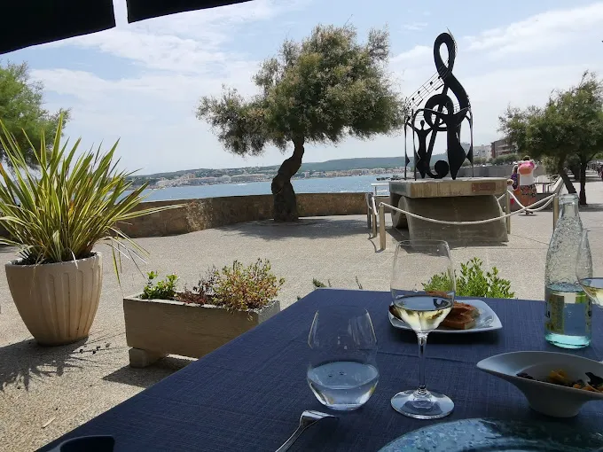 El Roser 2 restaurant in Escala L