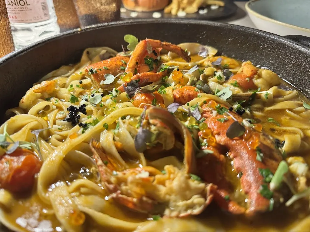 Susanne Roentgen_Restaurant Oreig_Escala L_review