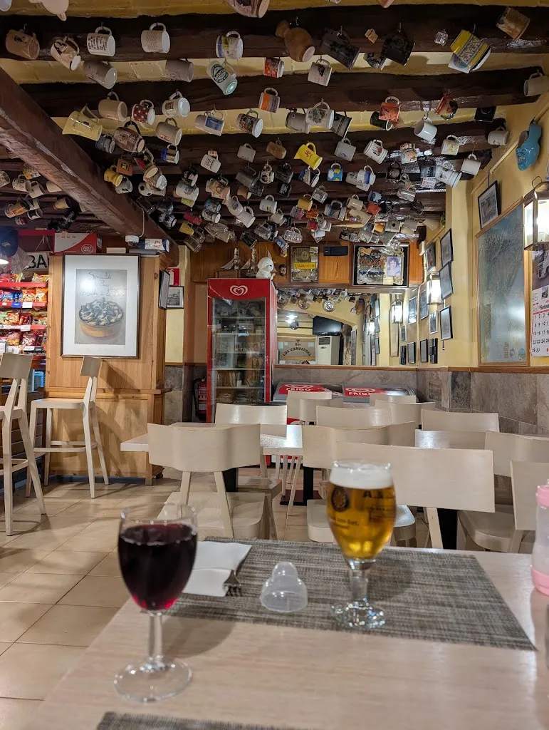 Los Compadres_Escala L_slider_image_2