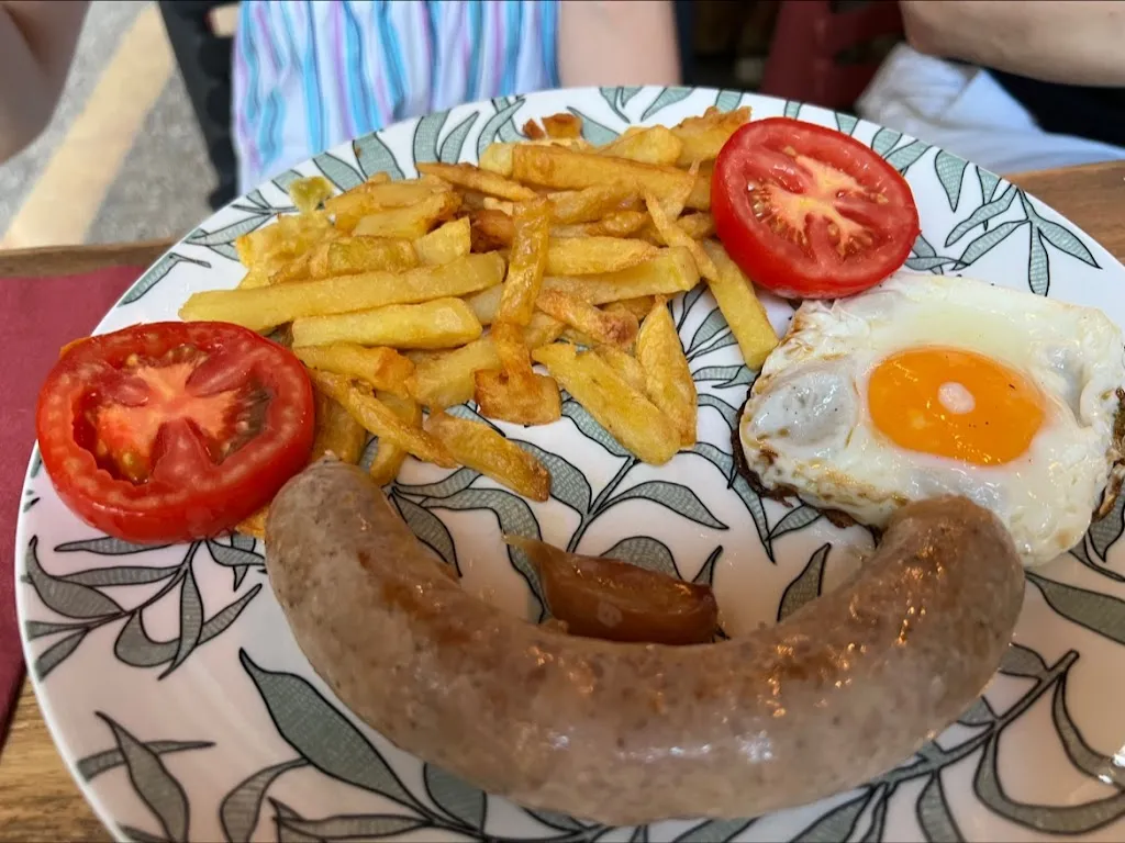 Nic Morgan_Cal Galan_Escala L_review