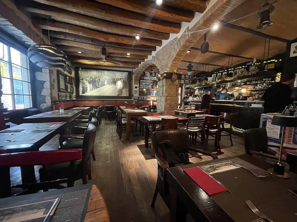 Cal Galan restaurant in Escala L