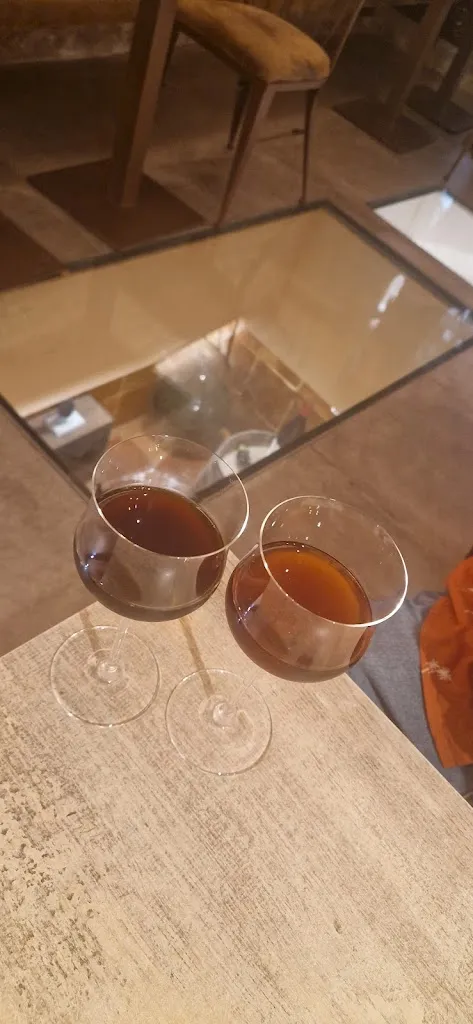 JessieLou141_Uain bar&store_Escala L_review