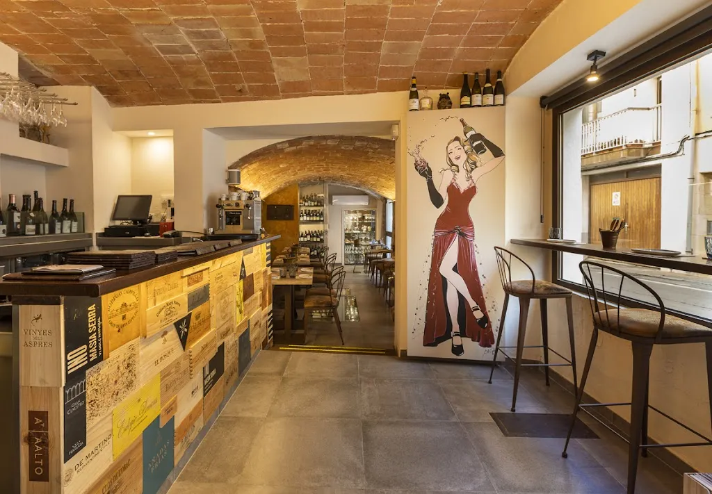 Uain bar&store restaurant in Escala L