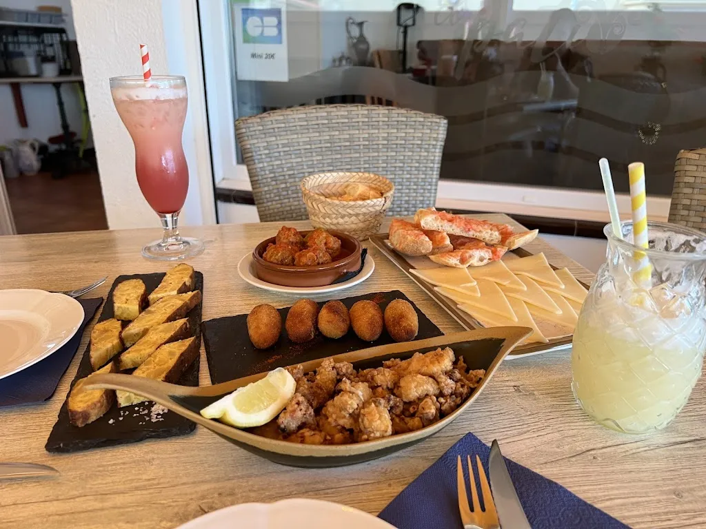 Bjorn Engels_El Patio Bistrot Tapes_Escala L_review