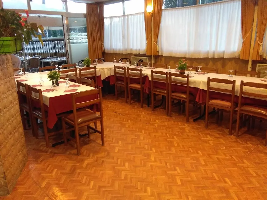 Bar Restaurante Mesón La Parrilla_Escala L_slider_image_1