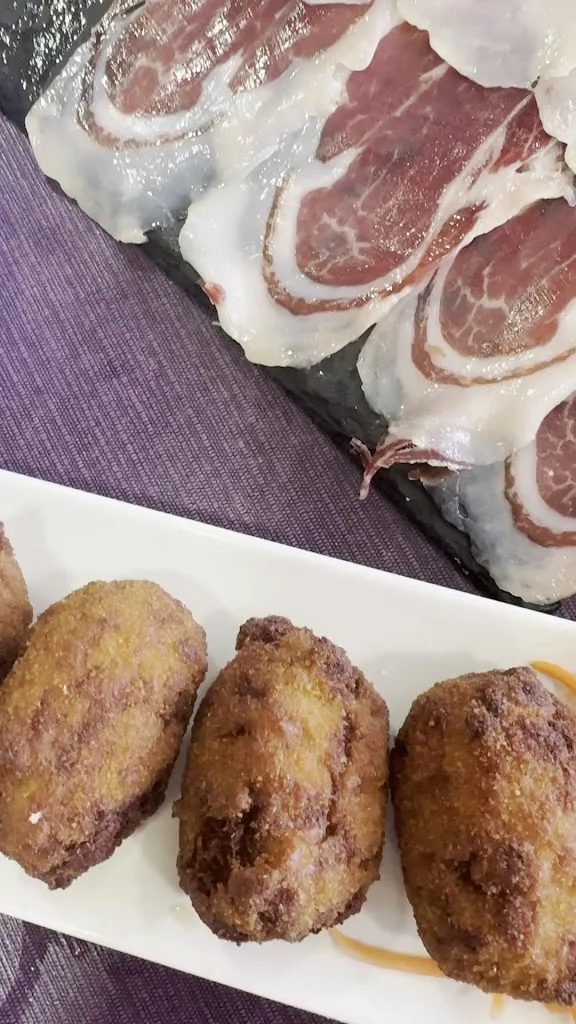 Bar Restaurante Mesón La Parrilla_Escala L_slider_image_2