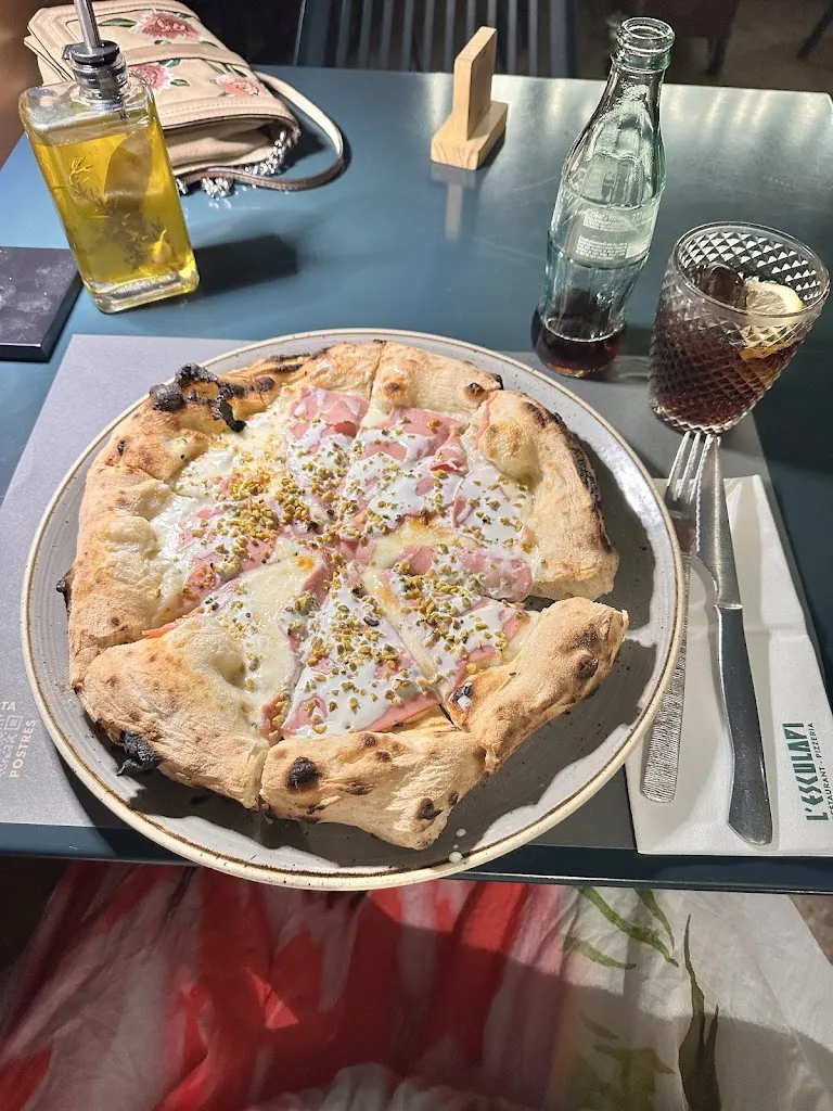 Anna Freydis_L'Esculapi_Escala L_review