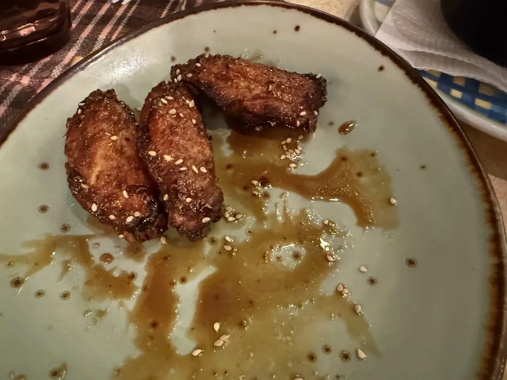 Charmander Lee_Can Coll_Escala L_review