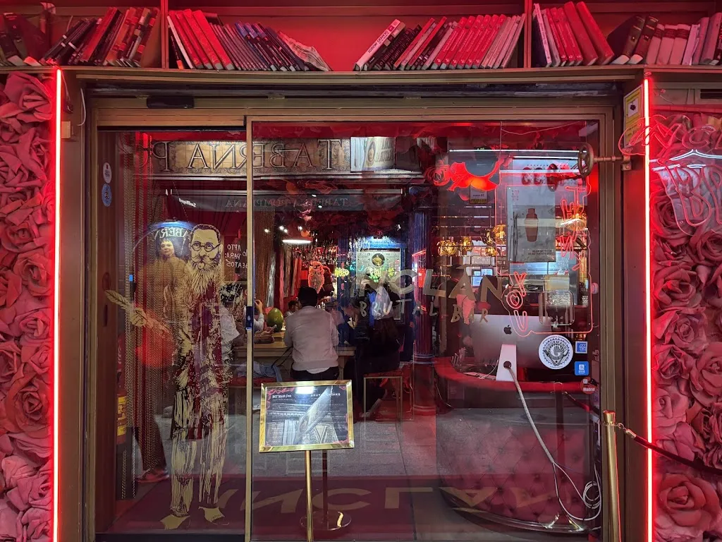 Inclan Brutal Bar I Restaurante temático Madrid_Baña A_slider_image_3