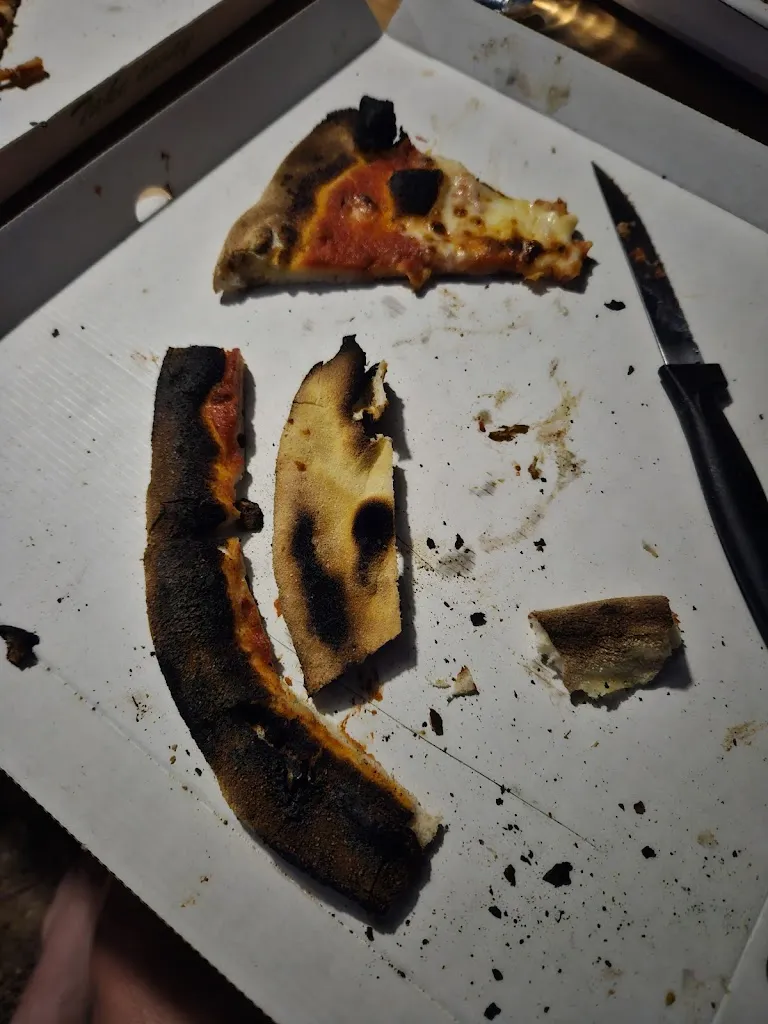 mispeltyouth_Pizzes Síbaris_Escala L_review