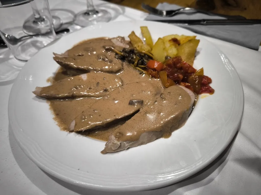 Restaurant Dachs_Llosses Les_slider_image_2