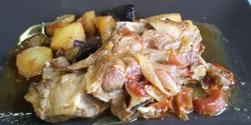 Artur GM_Restaurant de la Plaça_Llosses Les_recensione