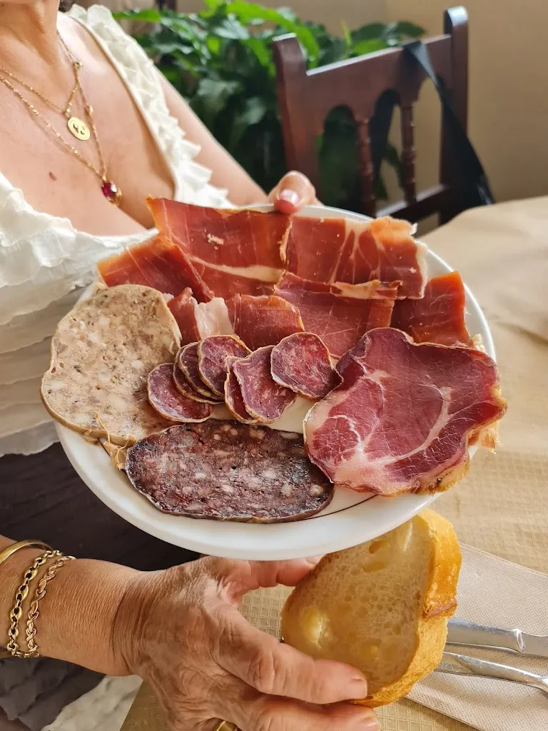 Menu_Restaurant Can Mach, SL_Maçanet de Cabrenys_image_6