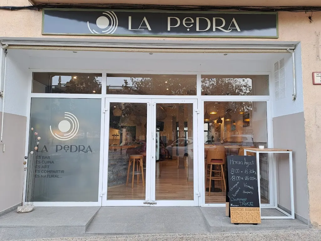 La pedra llagostera restaurant in Llagostera