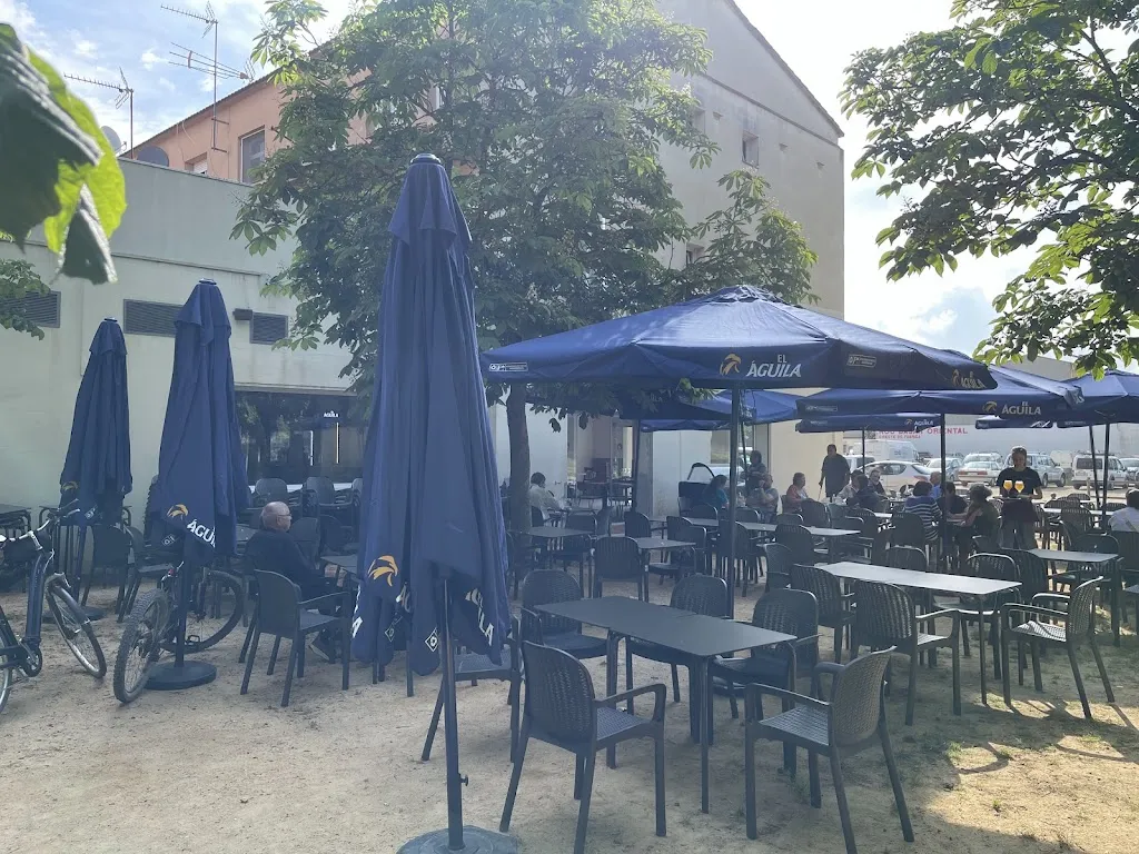 Can Cassoles De Sempre restaurant in Llagostera