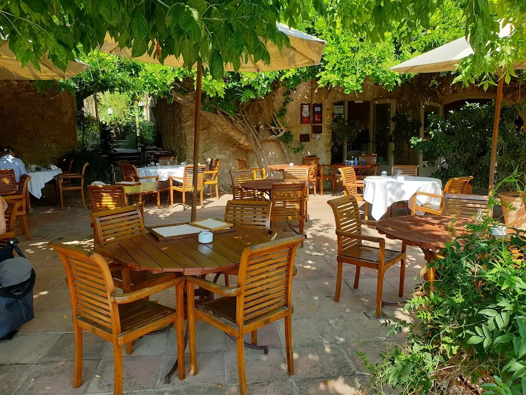 Hotel Restaurant la Plaça ristorante a Madremanya