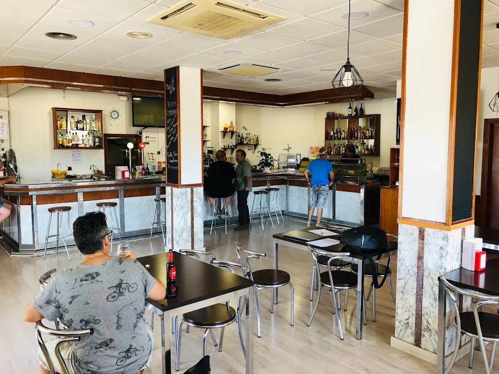 Bar Restaurant La Cantonada_Maçanet de la Selva_slider_image_1