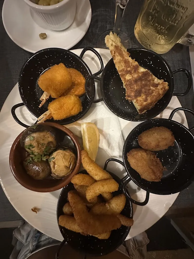 Raghad A_La Lonja_Lloret de Mar_review