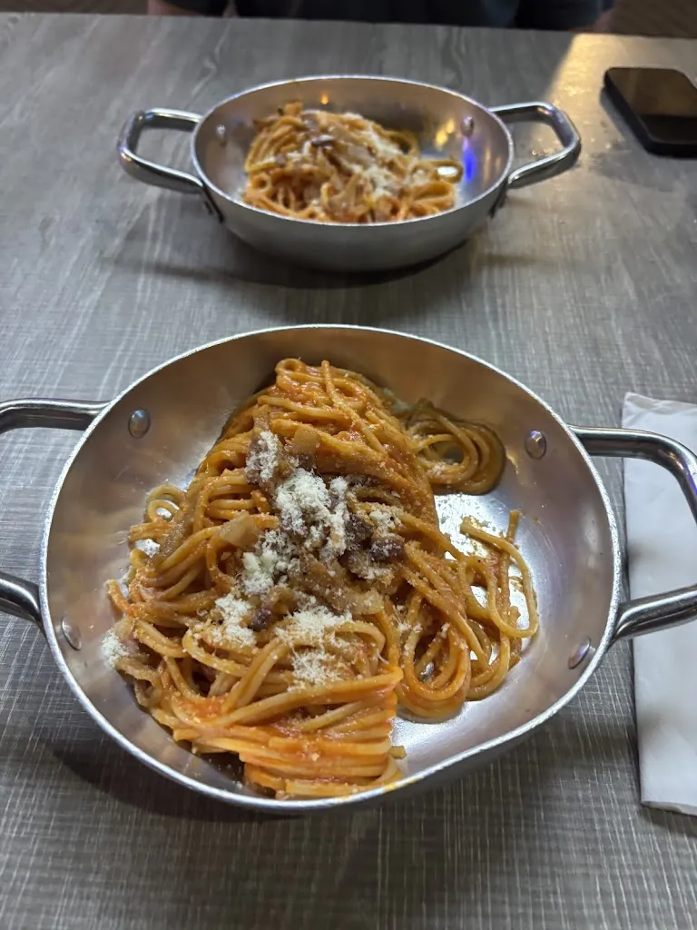 Roisin Woodburn_Via Amalfi_Lloret de Mar_recensione