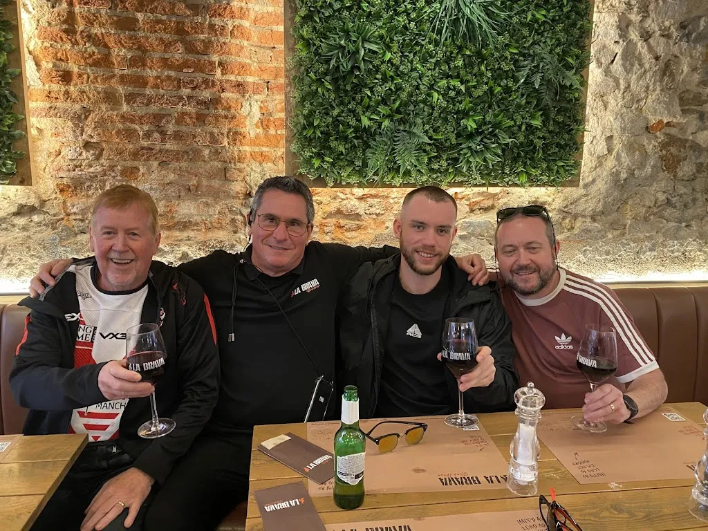 Terence Gould_𝐋𝐀 𝐁𝐑𝐀𝐕𝐀 𝑺𝒕𝒆𝒂𝒌 𝑯𝒐𝒖𝒔𝒆_Lloret de Mar_Bewertung