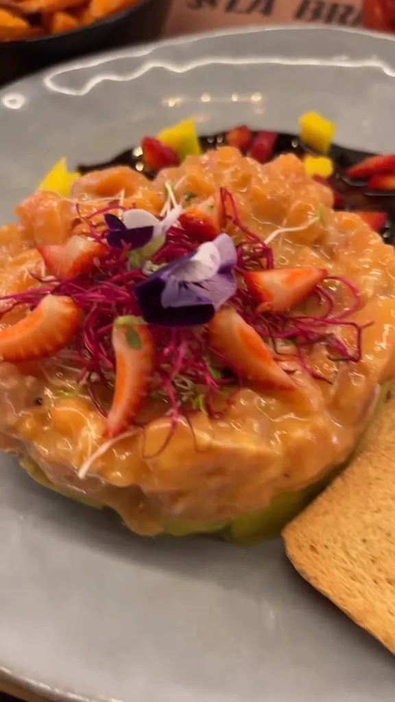 𝐋𝐀 𝐁𝐑𝐀𝐕𝐀 𝑺𝒕𝒆𝒂𝒌 𝑯𝒐𝒖𝒔𝒆_Lloret de Mar_slider_image_2