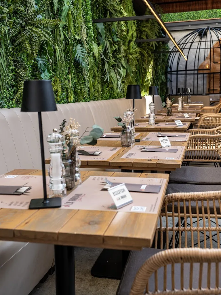 𝐋𝐀 𝐁𝐑𝐀𝐕𝐀 𝑺𝒕𝒆𝒂𝒌 𝑯𝒐𝒖𝒔𝒆_Lloret de Mar_slider_image_3