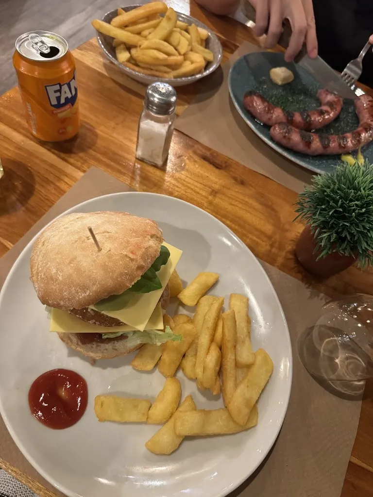 Zsófi Tóth_La Vaca Echada_Lloret de Mar_review