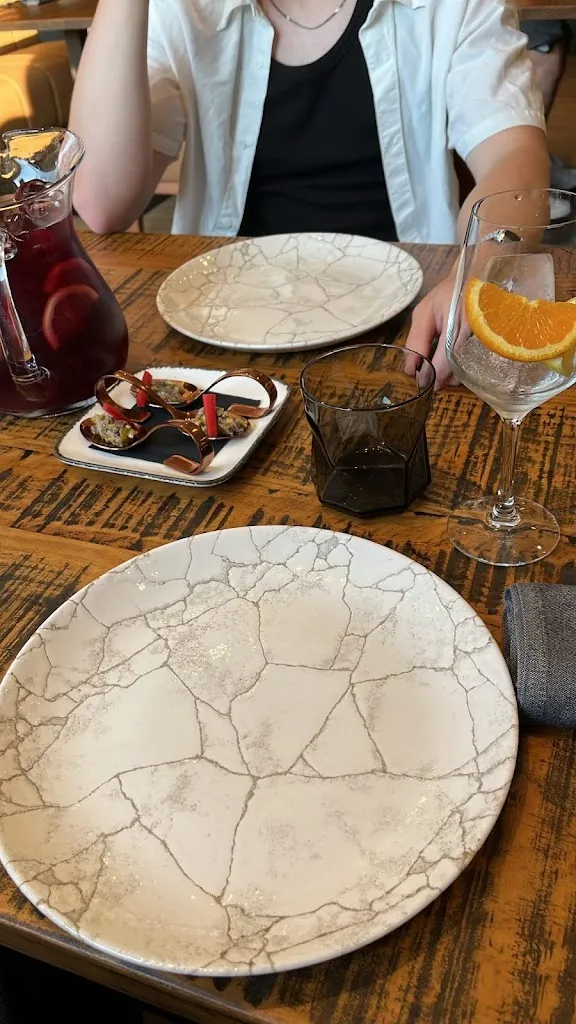 David Klöpper_𝗧𝗛𝗘 𝗙𝗔𝗖𝗧𝗢𝗥𝗬 | 𝗥𝗘𝗦𝗧𝗔𝗨𝗥𝗔𝗡𝗧𝗘 𝗗𝗘 𝗔𝗨𝗧𝗢𝗥 𝗖𝗢𝗦𝗧𝗔 𝗕𝗥𝗔𝗩𝗔 | 𝗟𝗟𝗢𝗥𝗘𝗧 𝗗𝗘 𝗠𝗔𝗥 | 𝗟'𝗔𝗭𝗨𝗥𝗘 𝗛𝗢𝗧𝗘𝗟_Lloret de Mar_recensione