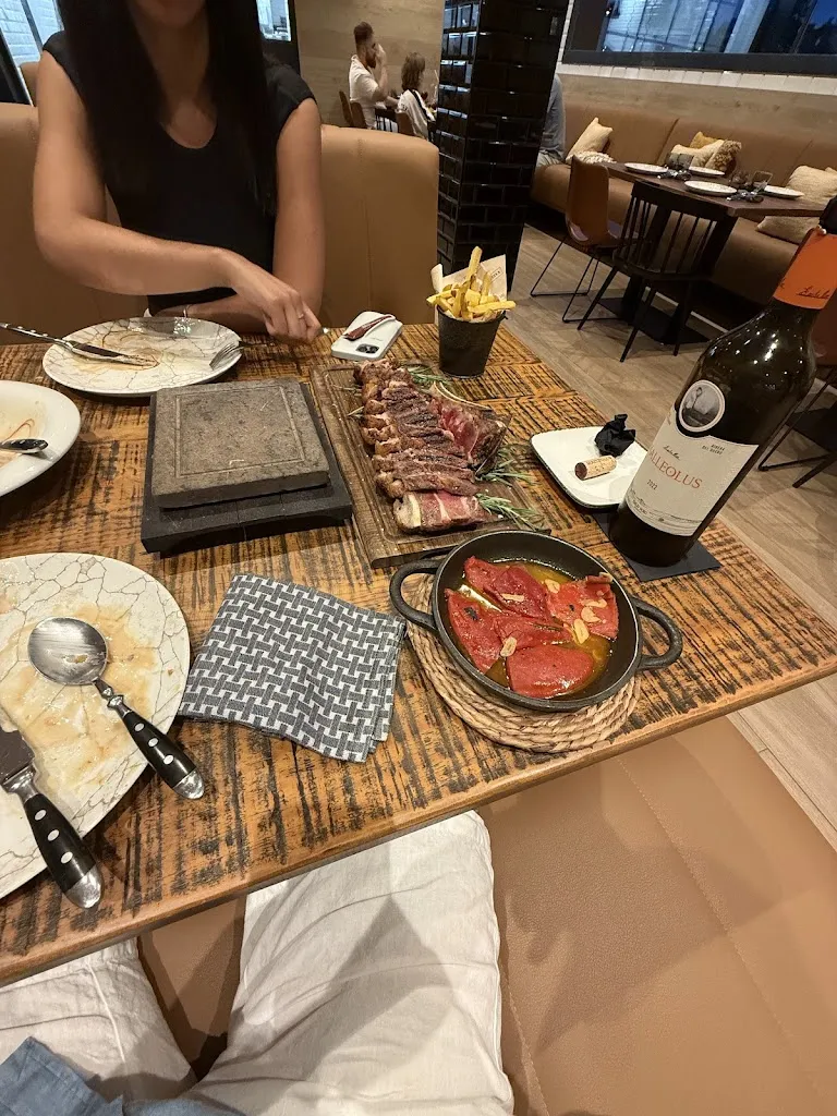 Viktor Andersen_𝗧𝗛𝗘 𝗙𝗔𝗖𝗧𝗢𝗥𝗬 | 𝗥𝗘𝗦𝗧𝗔𝗨𝗥𝗔𝗡𝗧𝗘 𝗗𝗘 𝗔𝗨𝗧𝗢𝗥 𝗖𝗢𝗦𝗧𝗔 𝗕𝗥𝗔𝗩𝗔 | 𝗟𝗟𝗢𝗥𝗘𝗧 𝗗𝗘 𝗠𝗔𝗥 | 𝗟'𝗔𝗭𝗨𝗥𝗘 𝗛𝗢𝗧𝗘𝗟_Lloret de Mar_recensione