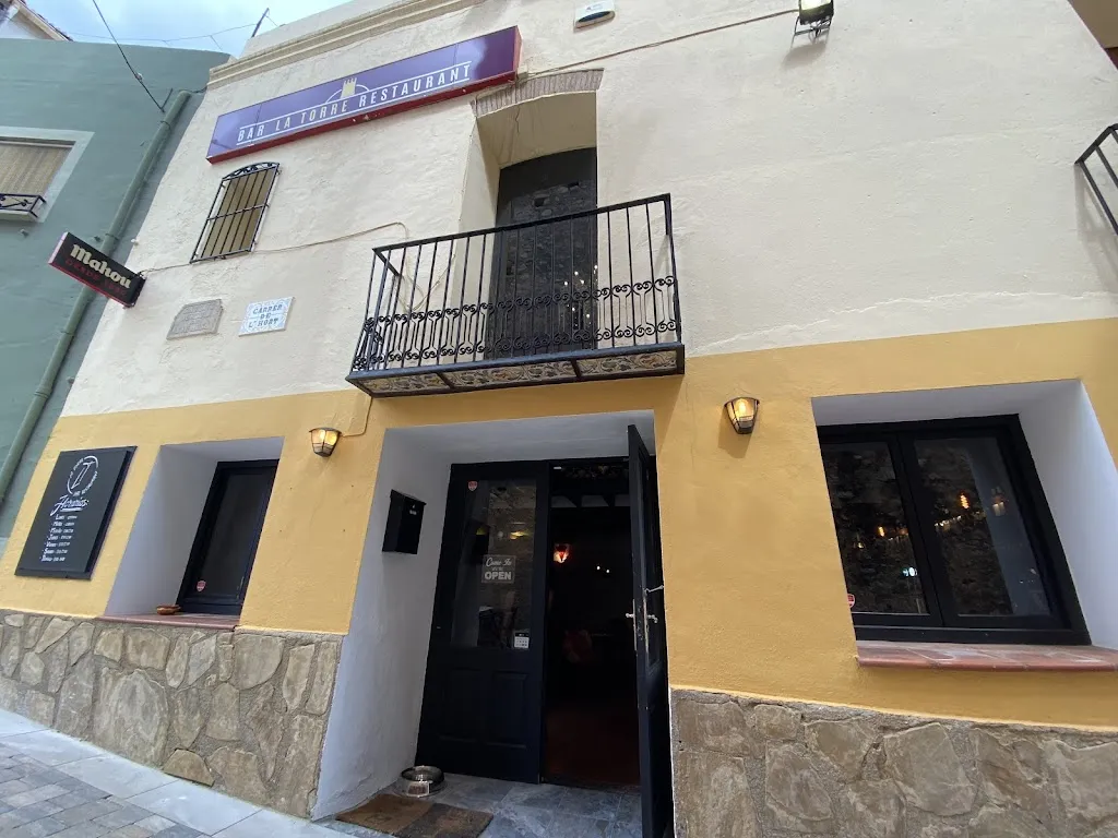 Julie Leach_Bar La Torre Restaurant_Alcalalí_review