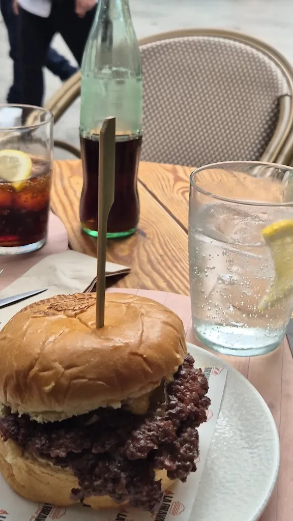 𝐋𝐀 𝐁𝐑𝐀𝐕𝐀 𝑺𝒕𝒓𝒆𝒆𝒕 𝑭𝒐𝒐𝒅_Lloret de Mar_slider_image_2