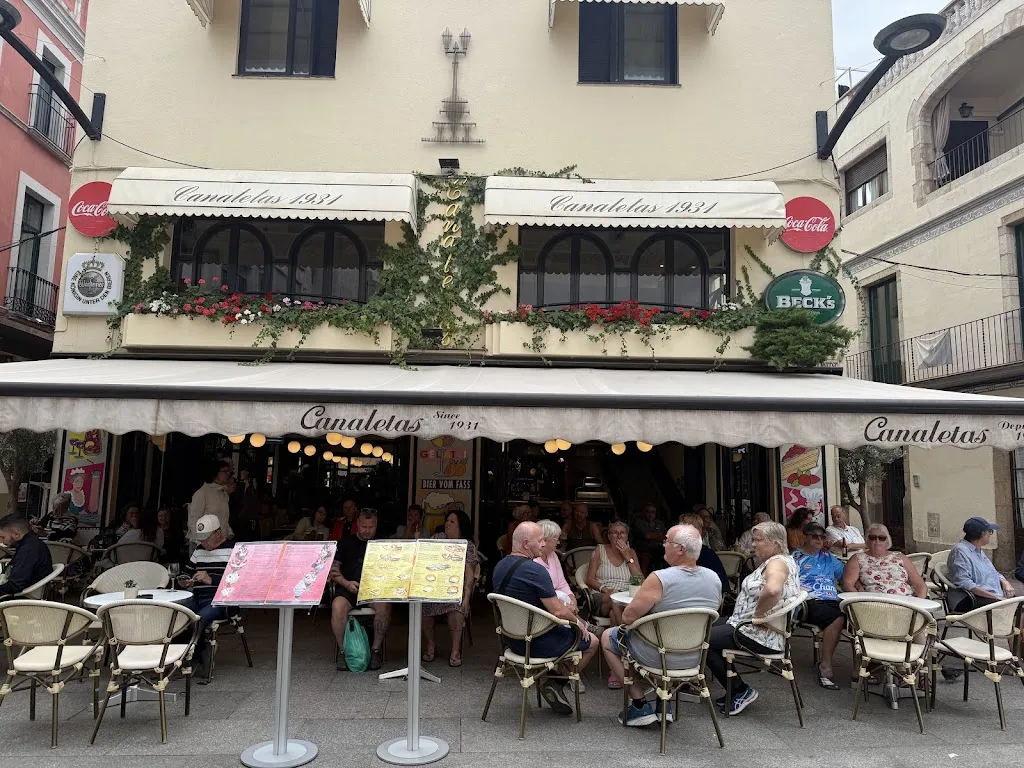 𝐋𝐀 𝐁𝐑𝐀𝐕𝐀 𝑺𝒕𝒓𝒆𝒆𝒕 𝑭𝒐𝒐𝒅_Lloret de Mar_slider_image_3