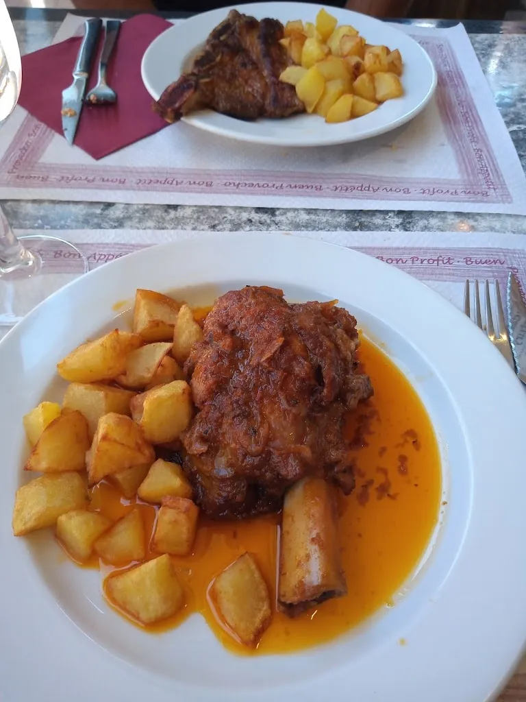 Bar Restaurant El Tupi_Llívia_slider_image_3