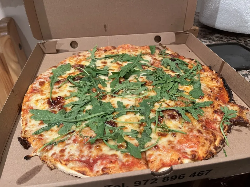 Mireia Beumala_Pizzes Nacho_Llívia_review