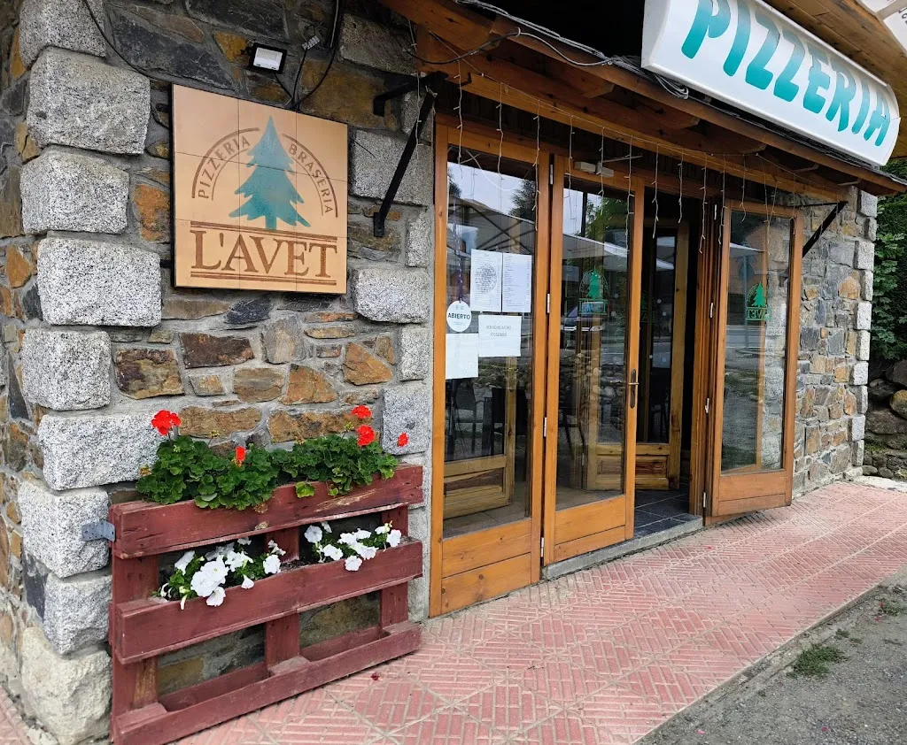 Pizzería L'Avet restaurant in Llívia